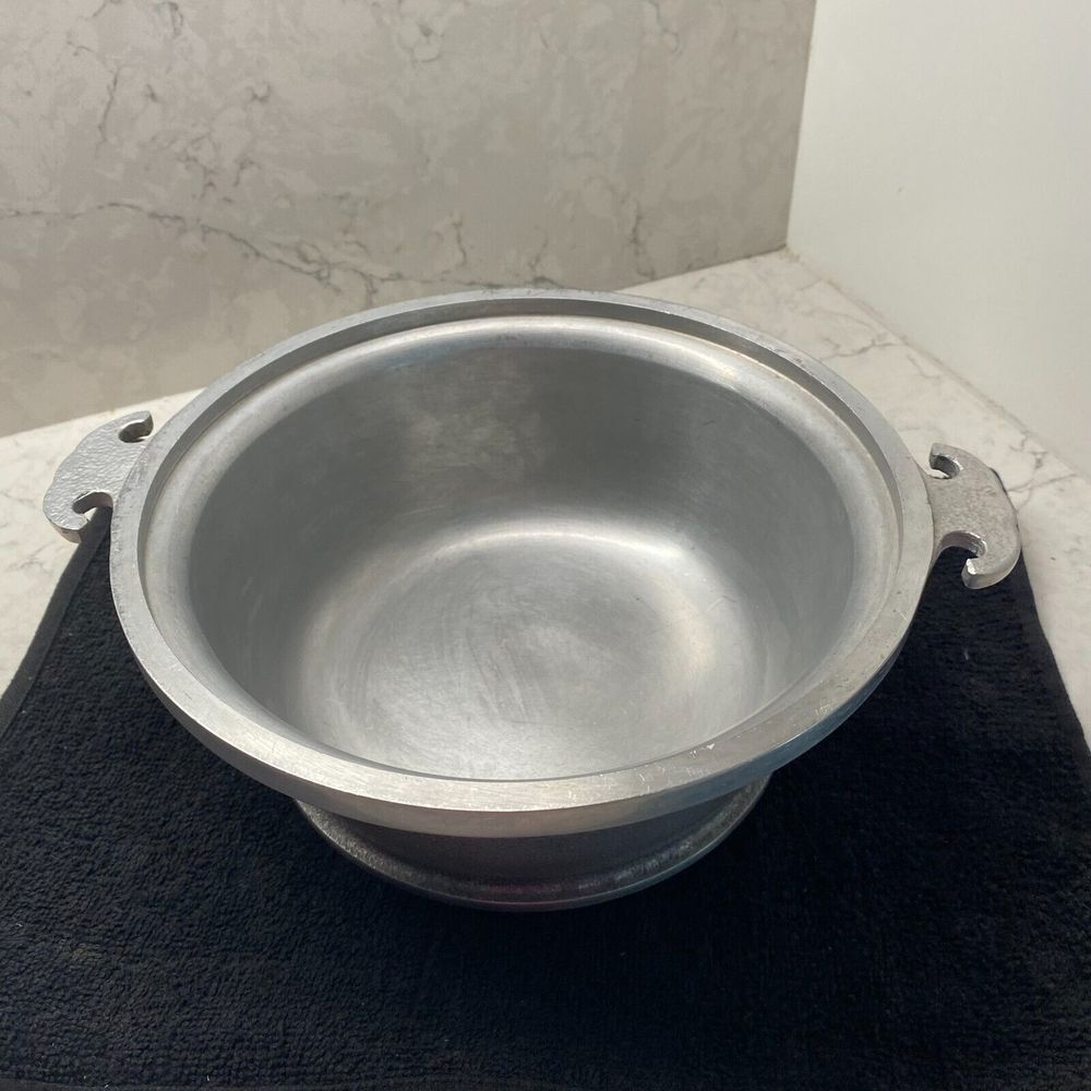 Vintage Guardian Service Cast Aluminum Round Heavy Hammered Cookware Pot/Pan